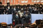 היסטארישע הכנסת ספר תורה דורך כ"ק אדמו"ר מסאטמאר שליט"א ל"ג בעומר תשפ"ו