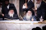 כ"ק אדמו"ר מצאנז קלויזענבורג שליט"א ביים שלחן הטהור ביום ל"ג בעומר