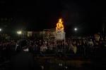   מעמד הדלקה רבתי בהשתתפות אלופי אלפי תושבי לונדון בעת נעילת ל"ג בעומר בראשת המשפיע הרה"צ רבי שמואל שמעלקא בידערמאן שליט"א