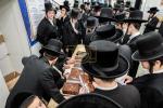 פולע גאלערי: תפילת שחרית און מעמד צאתכם לשלום פאר כ"ק אדמו"ר מסאטמאר שליט"א אויף וועג צו מקומות הקדושים אין אייראפע