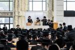 פולע גאלערי: תפילת שחרית און מעמד צאתכם לשלום פאר כ"ק אדמו"ר מסאטמאר שליט"א אויף וועג צו מקומות הקדושים אין אייראפע