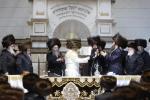 ערב שבת ביי כ"ק אדמו"ר מסאטמאר שליט"א - מעמד כתיבת ספר תורה נכתב ע"י הקהלה בקרית יואל