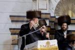 ערב שבת ביי כ"ק אדמו"ר מסאטמאר שליט"א - מעמד כתיבת ספר תורה נכתב ע"י הקהלה בקרית יואל