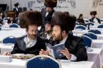 ערב שבת ביי כ"ק אדמו"ר מסאטמאר שליט"א - מעמד כתיבת ספר תורה נכתב ע"י הקהלה בקרית יואל