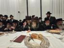 כ"ק אדמו"ר מטאהש שליט"א באזוכט אין קרית יואל אין ישיבת טאהש, לחיים און תפילין לייגן פון הבה"ח מרדכי שמעון לאווי בן הרב אלימלך נפתלי הירצקא לאווי שליט"א בן הרה"צ רבי מרדכי ז"ל נכד כ"ק אדמו"ר מטאהש זצ"ל 