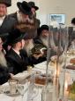 כ"ק אדמו"ר מטאהש שליט"א באזוכט אין קרית יואל אין ישיבת טאהש, לחיים און תפילין לייגן פון הבה"ח מרדכי שמעון לאווי בן הרב אלימלך נפתלי הירצקא לאווי שליט"א בן הרה"צ רבי מרדכי ז"ל נכד כ"ק אדמו"ר מטאהש זצ"ל 