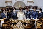 מעמד סיום כתיבת האותיות ערב שבת קודש  - מעמד זיכוי הפת פאר עירובי חצרות, און הדלקת נרות דורך כ"ק אדמו"ר מסאטמאר שליט"א