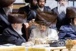 מעמד סיום כתיבת האותיות ערב שבת קודש  - מעמד זיכוי הפת פאר עירובי חצרות, און הדלקת נרות דורך כ"ק אדמו"ר מסאטמאר שליט"א