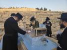 כ"ק גאב"ד מאקאווא שליט"א איז מתפלל אויפן ציון פון אור החיים הקדוש זי"ע 
