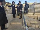 כ"ק גאב"ד מאקאווא שליט"א איז מתפלל אויפן ציון פון אור החיים הקדוש זי"ע 