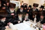 הכנסת ספר תורה צו ביהמ"ד הגדול צאנז קלויזענבורג אין בארא פארק דורך הרב מרדכי אהרן גאמבא