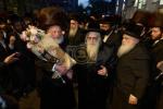 הכנסת ספר תורה צו ביהמ"ד הגדול צאנז קלויזענבורג אין בארא פארק דורך הרב מרדכי אהרן גאמבא