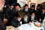 הכנסת ספר תורה צו ביהמ"ד הגדול צאנז קלויזענבורג אין בארא פארק דורך הרב מרדכי אהרן גאמבא