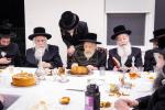 עריכת השולחן לכבוד יומא דהילולא של הגה"ק בעל שערי הישר מליסקא זי"ע בראשית נכדיו כ"ק האדמורי"ם מליסקא ומהיבנוב שליט"א