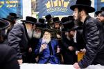  מסיבת תנאים ביי אן אייניקל פון כ"ק אדמו"ר מבאבוב שליט"א בת אצל חתנו דומ"צ באבוב מאנסי עם בן אב"ד באבוב מונטריאל בן דומ"צ באבוב חתן אבד"ק דזבוי