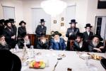  מסיבת תנאים ביי אן אייניקל פון כ"ק אדמו"ר מבאבוב שליט"א בת אצל חתנו דומ"צ באבוב מאנסי עם בן אב"ד באבוב מונטריאל בן דומ"צ באבוב חתן אבד"ק דזבוי
