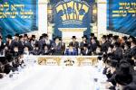  מסיבת תנאים ביי אן אייניקל פון כ"ק אדמו"ר מבאבוב שליט"א בת אצל חתנו דומ"צ באבוב מאנסי עם בן אב"ד באבוב מונטריאל בן דומ"צ באבוב חתן אבד"ק דזבוי