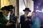 כ"ק אדמו"ר מסאטמאר שליט"א ביים דאווענען מנחה אינעם בית הכנסת אין שטאט סאטמאר