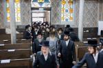 כ"ק אדמו"ר מסאטמאר שליט"א ביים דאווענען מנחה אינעם בית הכנסת אין שטאט סאטמאר