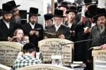 כ"ק אדמו"ר מסערט וויזניץ שליט"א ביים ציון פון זקנו הרה"ק אהבת ישראל מוויזניץ זי"ע לרגל די יארצייט ב' סיון