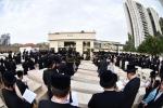כ"ק אדמו"ר מסערט וויזניץ שליט"א ביים ציון פון זקנו הרה"ק אהבת ישראל מוויזניץ זי"ע לרגל די יארצייט ב' סיון