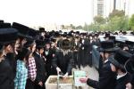כ"ק אדמו"ר מסערט וויזניץ שליט"א ביים ציון פון זקנו הרה"ק אהבת ישראל מוויזניץ זי"ע לרגל די יארצייט ב' סיון