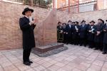 84 יאר נאכדעם וואס ער איז פארשוואונדן געווארן, איז דער אידישער מלחמה-העלד געברענגט געווארן לקבורה אין סיביר.