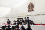 די מלכות'דיגע אויפנאמע דורך די הכנסת אורחים און שטאט צאנז פאר די נסיעה הרוממה בוני המלוכה בראשית כ"ק אדמו"ר מסאטמאר שליט"א די פארגאנגענע ערב שבת קודש