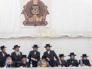 די מלכות'דיגע אויפנאמע דורך די הכנסת אורחים און שטאט צאנז פאר די נסיעה הרוממה בוני המלוכה בראשית כ"ק אדמו"ר מסאטמאר שליט"א די פארגאנגענע ערב שבת קודש