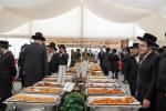 די מלכות'דיגע אויפנאמע דורך די הכנסת אורחים און שטאט צאנז פאר די נסיעה הרוממה בוני המלוכה בראשית כ"ק אדמו"ר מסאטמאר שליט"א די פארגאנגענע ערב שבת קודש