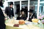 עלעגאנטע מסיבה לטובת המוסדות בקרית יטב לב אין שטוב פון הרה"ח ר' אבא גרינהוט אין בלומינגראוו בהשתתפות הגה"צ אב"ד קרית יטב לב שליט"א