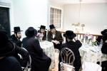 עלעגאנטע מסיבה לטובת המוסדות בקרית יטב לב אין שטוב פון הרה"ח ר' אבא גרינהוט אין בלומינגראוו בהשתתפות הגה"צ אב"ד קרית יטב לב שליט"א