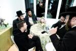 עלעגאנטע מסיבה לטובת המוסדות בקרית יטב לב אין שטוב פון הרה"ח ר' אבא גרינהוט אין בלומינגראוו בהשתתפות הגה"צ אב"ד קרית יטב לב שליט"א