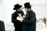 עלעגאנטע מסיבה לטובת המוסדות בקרית יטב לב אין שטוב פון הרה"ח ר' אבא גרינהוט אין בלומינגראוו בהשתתפות הגה"צ אב"ד קרית יטב לב שליט"א