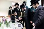 עלעגאנטע מסיבה לטובת המוסדות בקרית יטב לב אין שטוב פון הרה"ח ר' אבא גרינהוט אין בלומינגראוו בהשתתפות הגה"צ אב"ד קרית יטב לב שליט"א