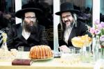 עלעגאנטע מסיבה לטובת המוסדות בקרית יטב לב אין שטוב פון הרה"ח ר' אבא גרינהוט אין בלומינגראוו בהשתתפות הגה"צ אב"ד קרית יטב לב שליט"א