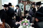 עלעגאנטע מסיבה לטובת המוסדות בקרית יטב לב אין שטוב פון הרה"ח ר' אבא גרינהוט אין בלומינגראוו בהשתתפות הגה"צ אב"ד קרית יטב לב שליט"א