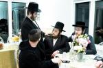עלעגאנטע מסיבה לטובת המוסדות בקרית יטב לב אין שטוב פון הרה"ח ר' אבא גרינהוט אין בלומינגראוו בהשתתפות הגה"צ אב"ד קרית יטב לב שליט"א