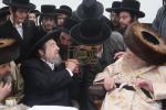 שמחת הברית פאר אור אייניקל פון כ"ק אדמו"ר מתולדות אברהם יצחק שליט"א  בהשתתפות הרה"ק רבי יעקב מאיר שעכטער שליט"א  