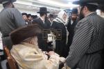 שמחת הברית פאר אור אייניקל פון כ"ק אדמו"ר מתולדות אברהם יצחק שליט"א  בהשתתפות הרה"ק רבי יעקב מאיר שעכטער שליט"א  