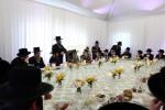 כ"ק אדמו"ר מסאטמאר שליט"א ביים באנקעט לטובת בית מדרשינו החדש בשכונת חתם סופר אין קרית יואל המורחבת, פארגעקומען אין שטוב פון הרה"ח ר' שמעון שווארטץ הי"ו - חבר הנהלת הביהמ"ד