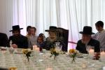 כ"ק אדמו"ר מסאטמאר שליט"א ביים באנקעט לטובת בית מדרשינו החדש בשכונת חתם סופר אין קרית יואל המורחבת, פארגעקומען אין שטוב פון הרה"ח ר' שמעון שווארטץ הי"ו - חבר הנהלת הביהמ"ד
