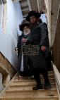 כ"ק אדמו"ר מסאטמאר ביי כתיבת האותיות היינט מוצאי שבת פאר די ספר תורה וואס ווערט געשריבן דורך מתפללי ביהמ"ד שערי תפילה בשכונת העלף האלאו אין קרית יואל המורחבת, אין שטוב פון הרה"ג ר' יעקב שלמה פאנעט שליט"א - רב הביהמ"ד