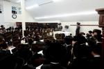 כ"ק אדמו"ר מסאטמאר ביי כתיבת האותיות היינט מוצאי שבת פאר די ספר תורה וואס ווערט געשריבן דורך מתפללי ביהמ"ד שערי תפילה בשכונת העלף האלאו אין קרית יואל המורחבת, אין שטוב פון הרה"ג ר' יעקב שלמה פאנעט שליט"א - רב הביהמ"ד