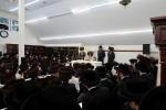 כ"ק אדמו"ר מסאטמאר ביי כתיבת האותיות היינט מוצאי שבת פאר די ספר תורה וואס ווערט געשריבן דורך מתפללי ביהמ"ד שערי תפילה בשכונת העלף האלאו אין קרית יואל המורחבת, אין שטוב פון הרה"ג ר' יעקב שלמה פאנעט שליט"א - רב הביהמ"ד