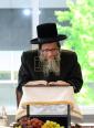 מעמד תפילת השל"ה ערב ר"ח סיון בראשות כ"ק אדמו"ר מסקולען שליט"א פון לעיקוואד מיט די נגידים פון מוסדות חסד לאברהם
