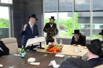 מעמד תפילת השל"ה ערב ר"ח סיון בראשות כ"ק אדמו"ר מסקולען שליט"א פון לעיקוואד מיט די נגידים פון מוסדות חסד לאברהם
