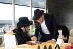 מעמד תפילת השל"ה ערב ר"ח סיון בראשות כ"ק אדמו"ר מסקולען שליט"א פון לעיקוואד מיט די נגידים פון מוסדות חסד לאברהם