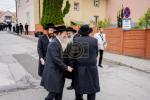 כ"ק אדמו"ר מסאטמאר שליט"א אויף מקומות הקדושים און אויפן וועג אהיים פון די מסע המלכות בוני המלוכה 