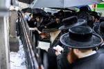 כ"ק אדמו"ר מסאטמאר שליט"א אויף מקומות הקדושים און אויפן וועג אהיים פון די מסע המלכות בוני המלוכה 